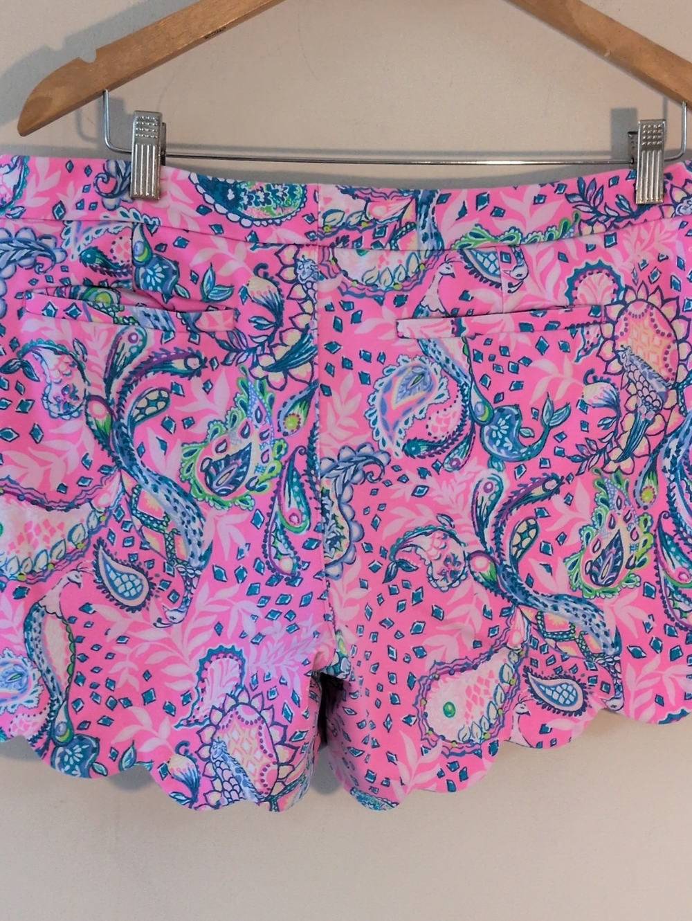 Lilly Pulitzer Buttercup Scallop Shorts 12 - Picture 6 of 16
